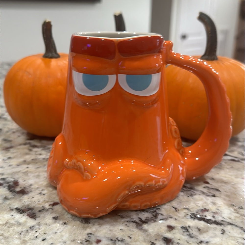 DISNEY FINDING DORY HANK THE OCTOPUS SHAPED MUG - Picture 2 of 6